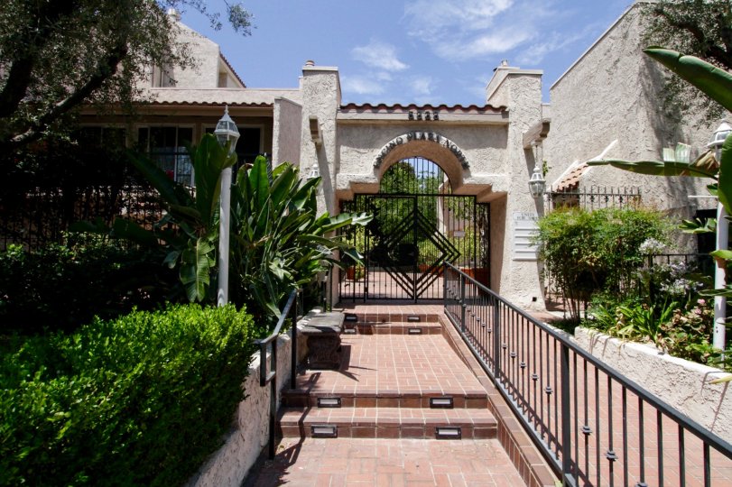 Encino Plaza North Encino CA